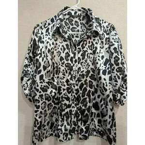 Women's silky cheetah print polyester collared buttoned up shirt by Bellissimo M